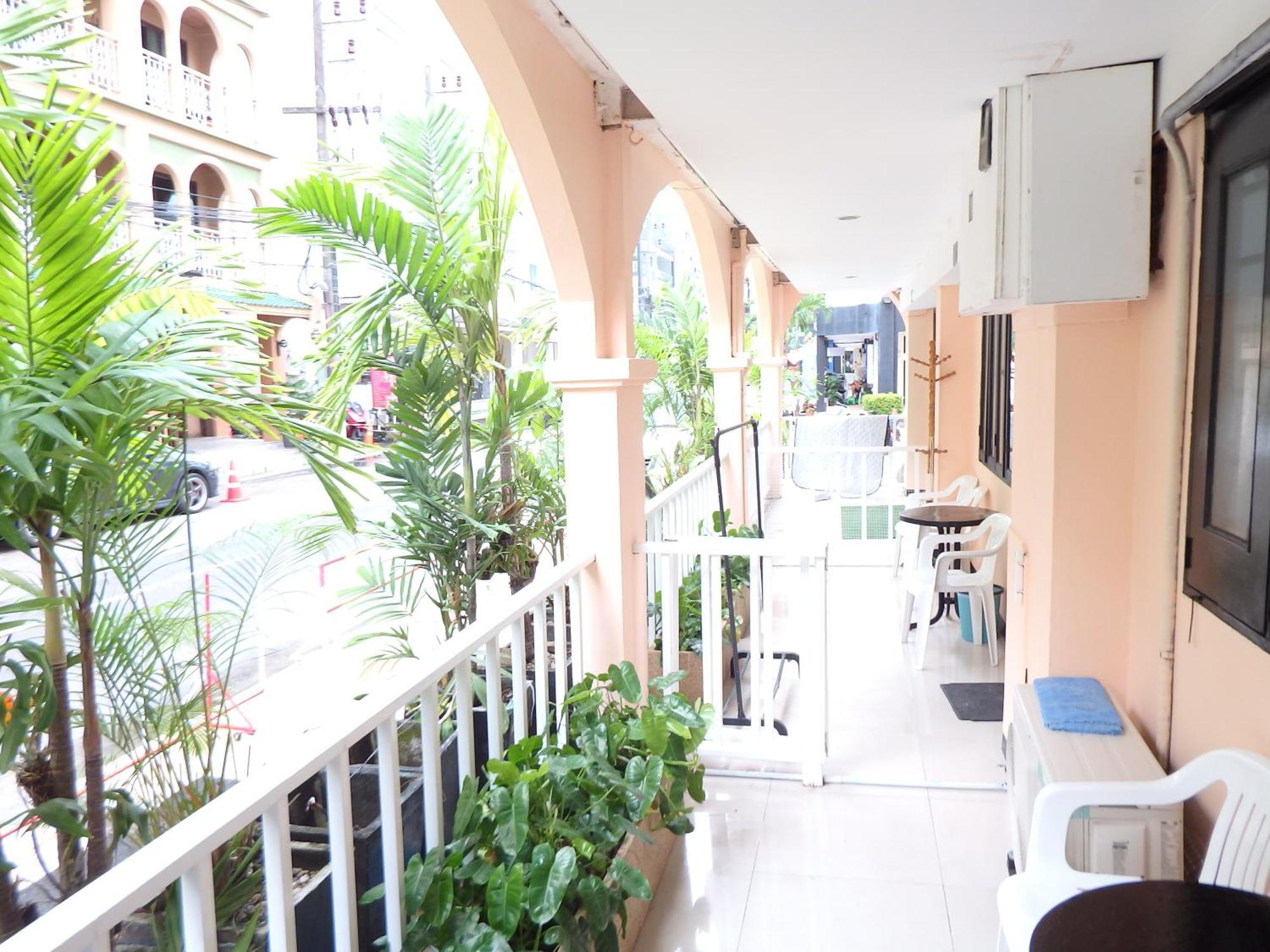 Boomerang Inn Phuket Ngoại thất bức ảnh