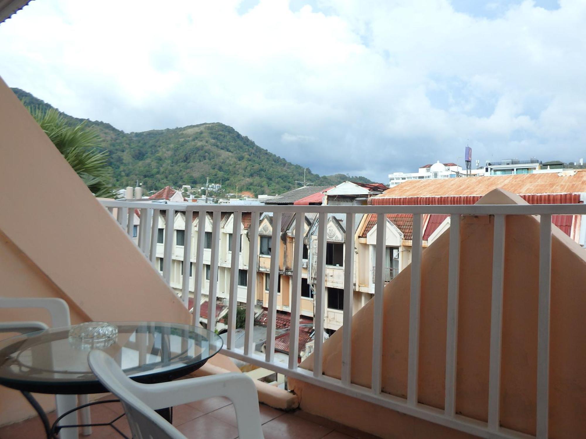 Boomerang Inn Phuket Ngoại thất bức ảnh