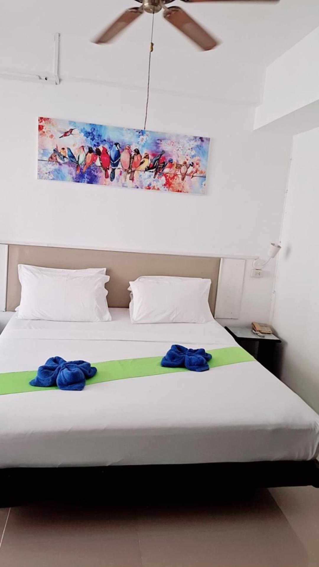 Boomerang Inn Phuket Ngoại thất bức ảnh